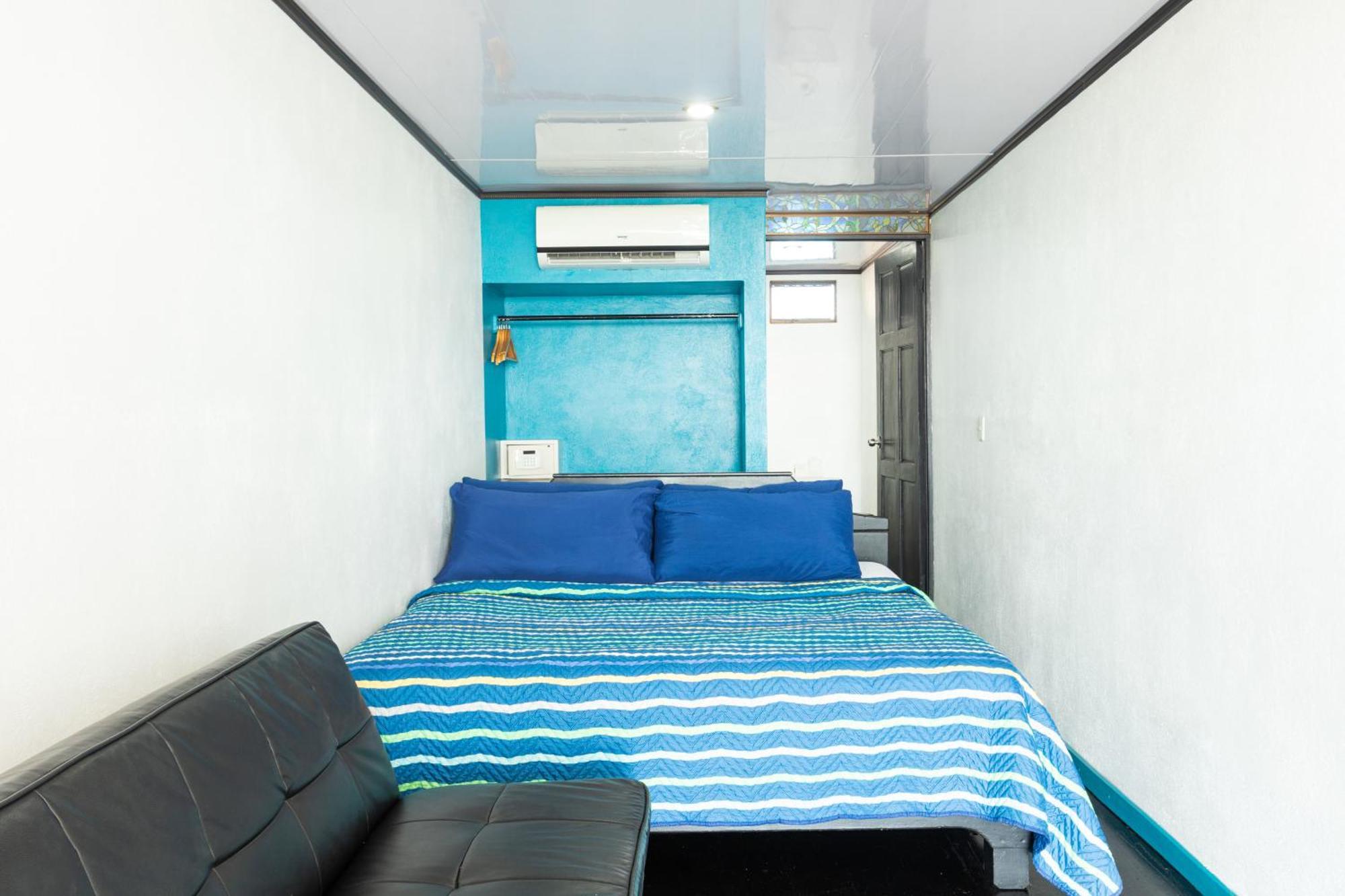 El Faro Containers Beach Hotel Manuel Antonio Zewnętrze zdjęcie